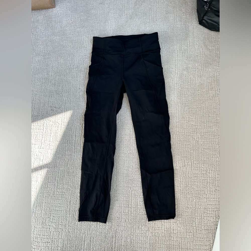 Lululemon - Time to Sweat Crop 23”
